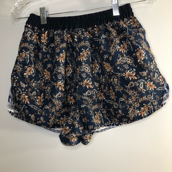 Short - Picture 4 of 8